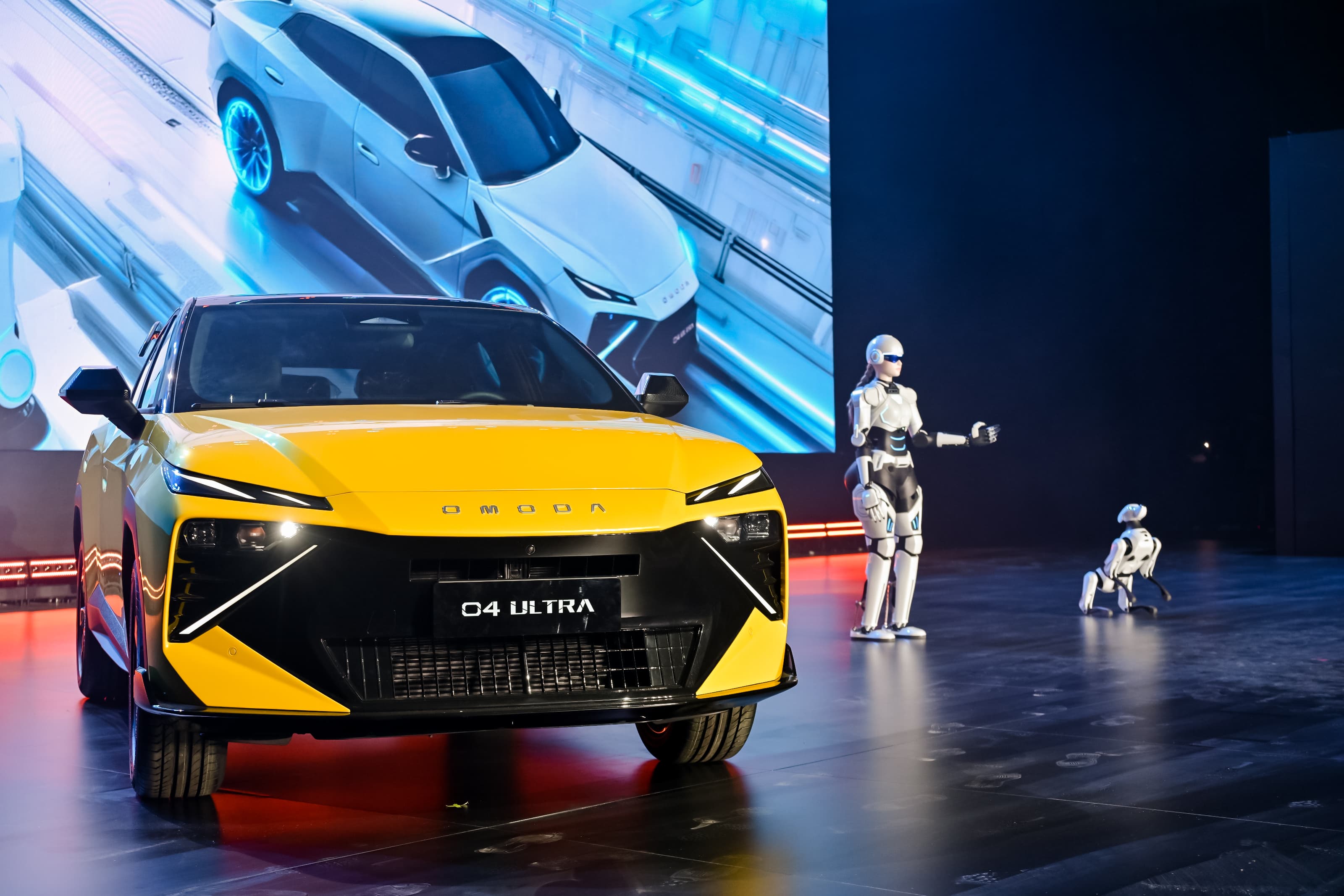 Cumbre OMODA | JAECOO 2025: movilidad inteligente con OMODA C4 y robot AiMOGA