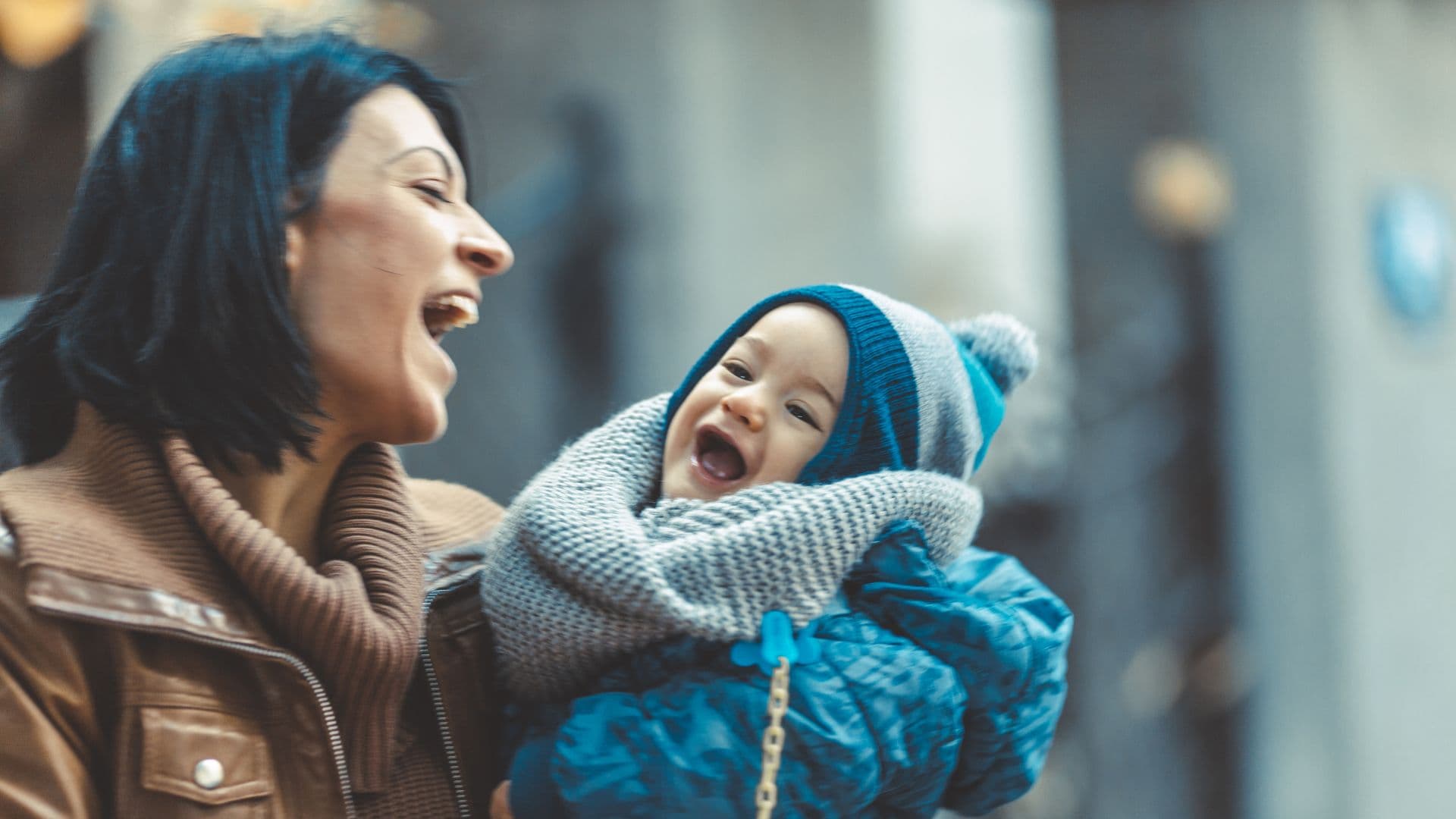 Crianza positiva y bienestar materno reducen negatividad infantil, según estudio